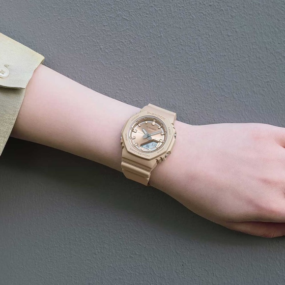 Casio GMA-P2100ST-9ADR